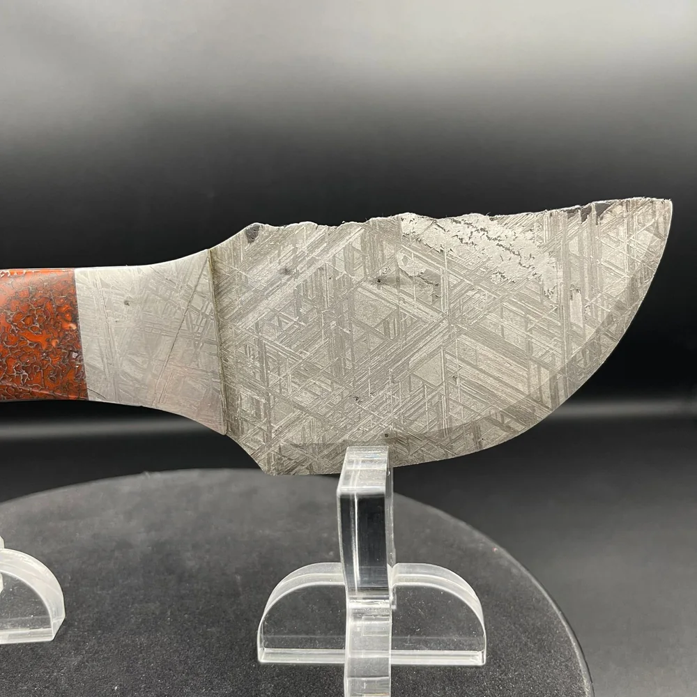 Muonionalusta meteorite knife, profile view
