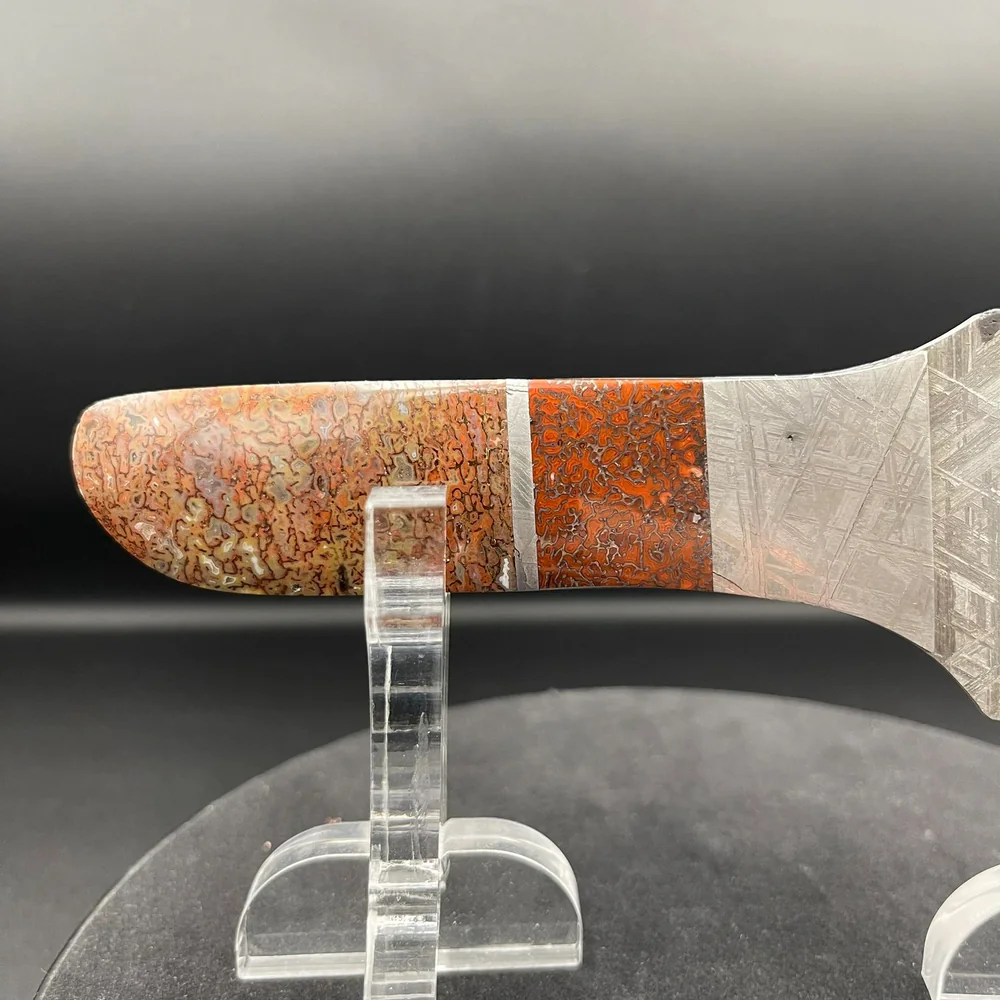Muonionalusta meteorite knife, spine view