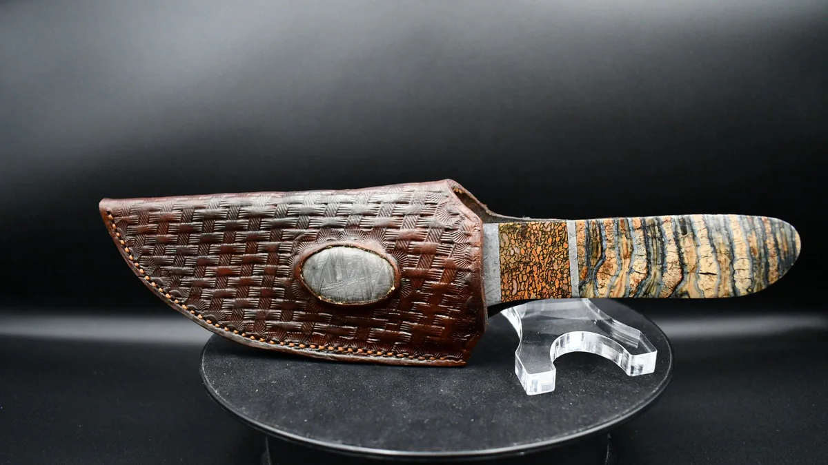 Aletai meteorite knife with its leather sheath
